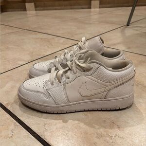 Jordan 1 low top 6.5 youth